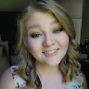 Meet your Posher, Hollie